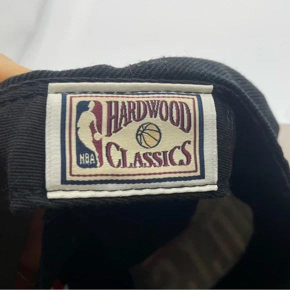 CHICAGO BULLS MITCHELL & NESS SNAPBACK HAT ADULT ADJUSTABLE Embroidered Black - Picture 8 of 8